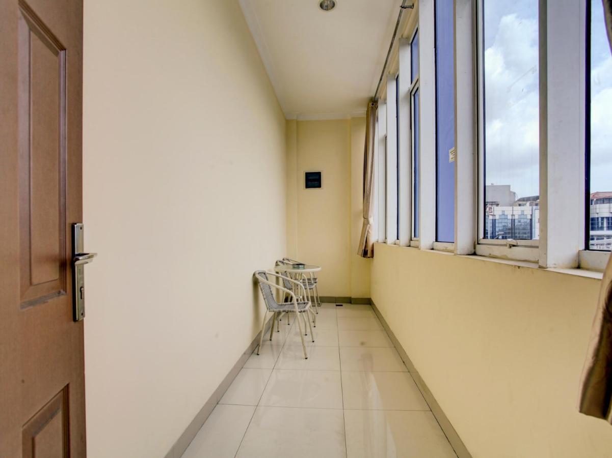 Oyo 90141 3A Syariah Hotell Jakarta Exteriör bild