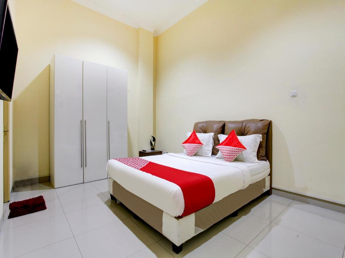 Oyo 90141 3A Syariah Hotell Jakarta Exteriör bild