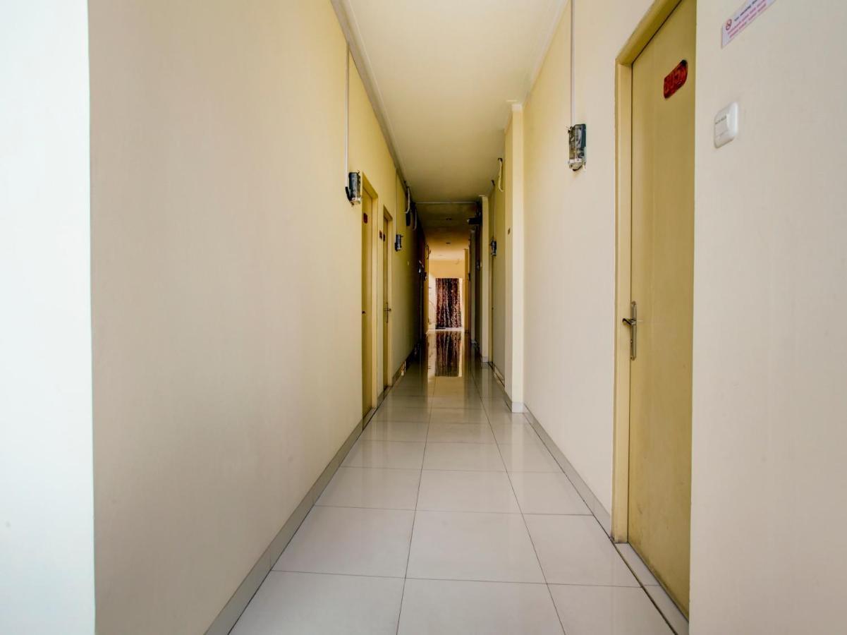 Oyo 90141 3A Syariah Hotell Jakarta Exteriör bild