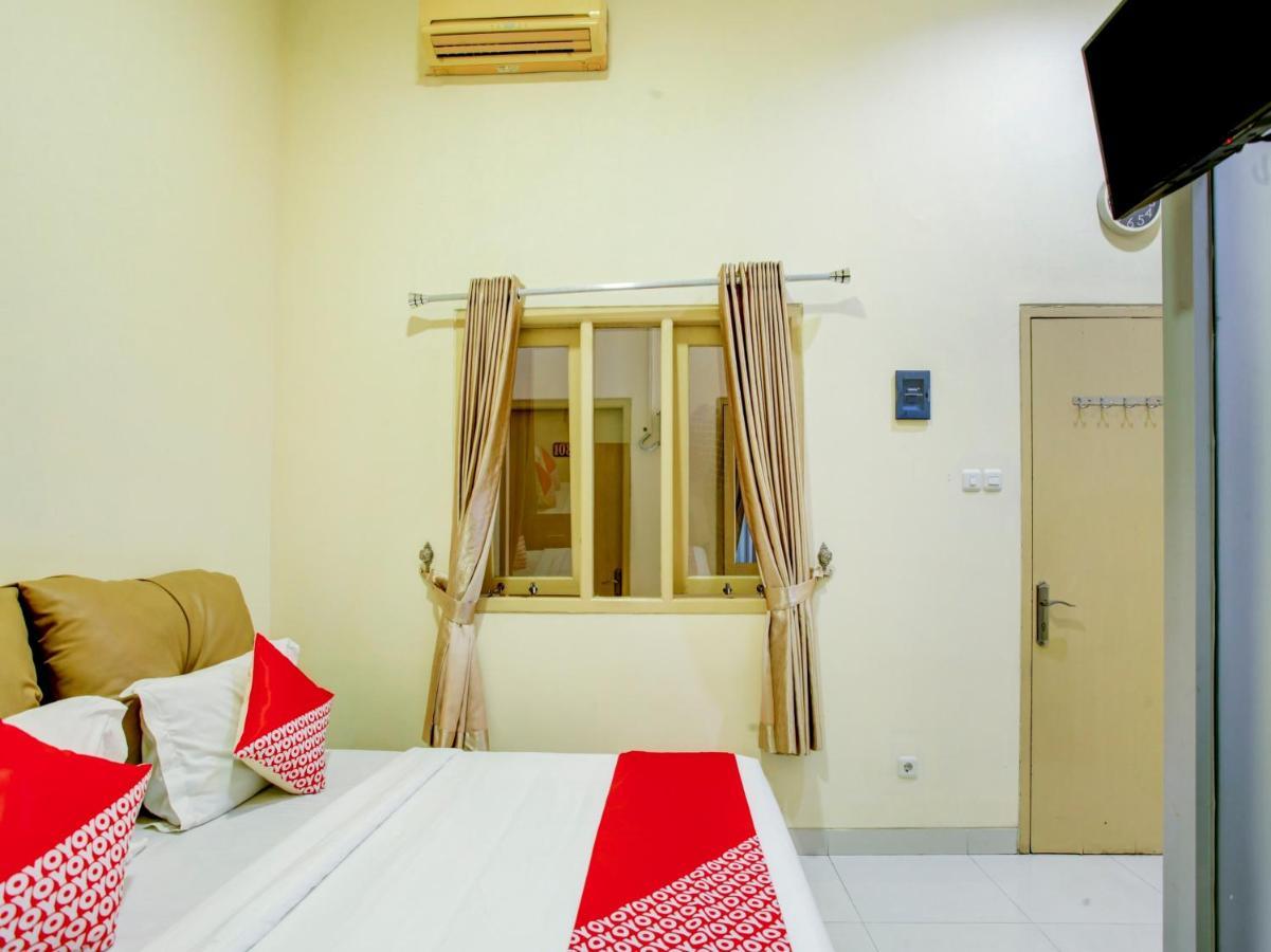 Oyo 90141 3A Syariah Hotell Jakarta Exteriör bild