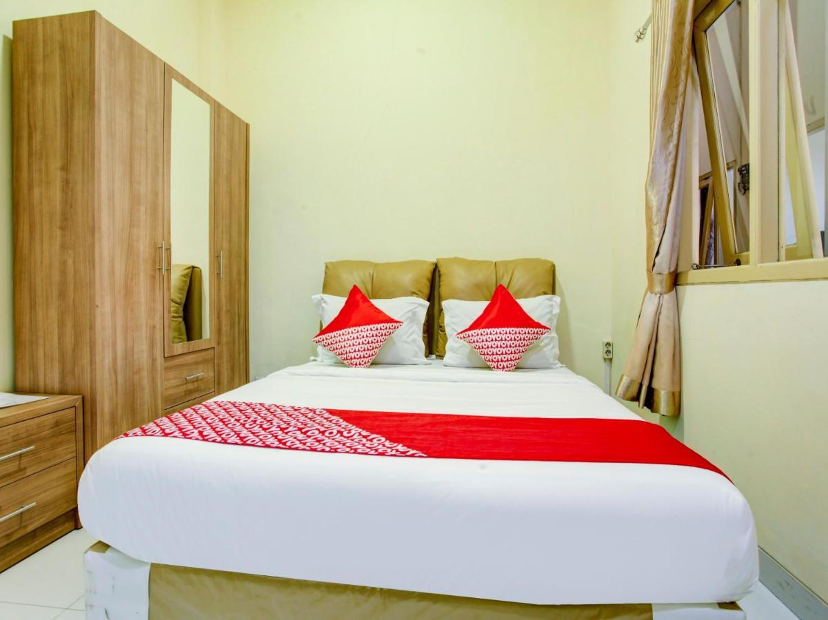 Oyo 90141 3A Syariah Hotell Jakarta Exteriör bild