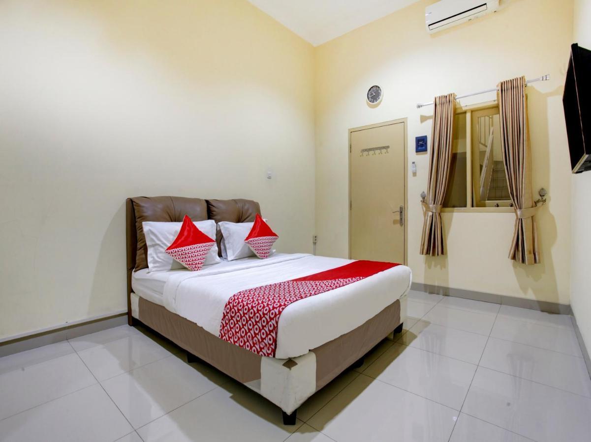 Oyo 90141 3A Syariah Hotell Jakarta Exteriör bild