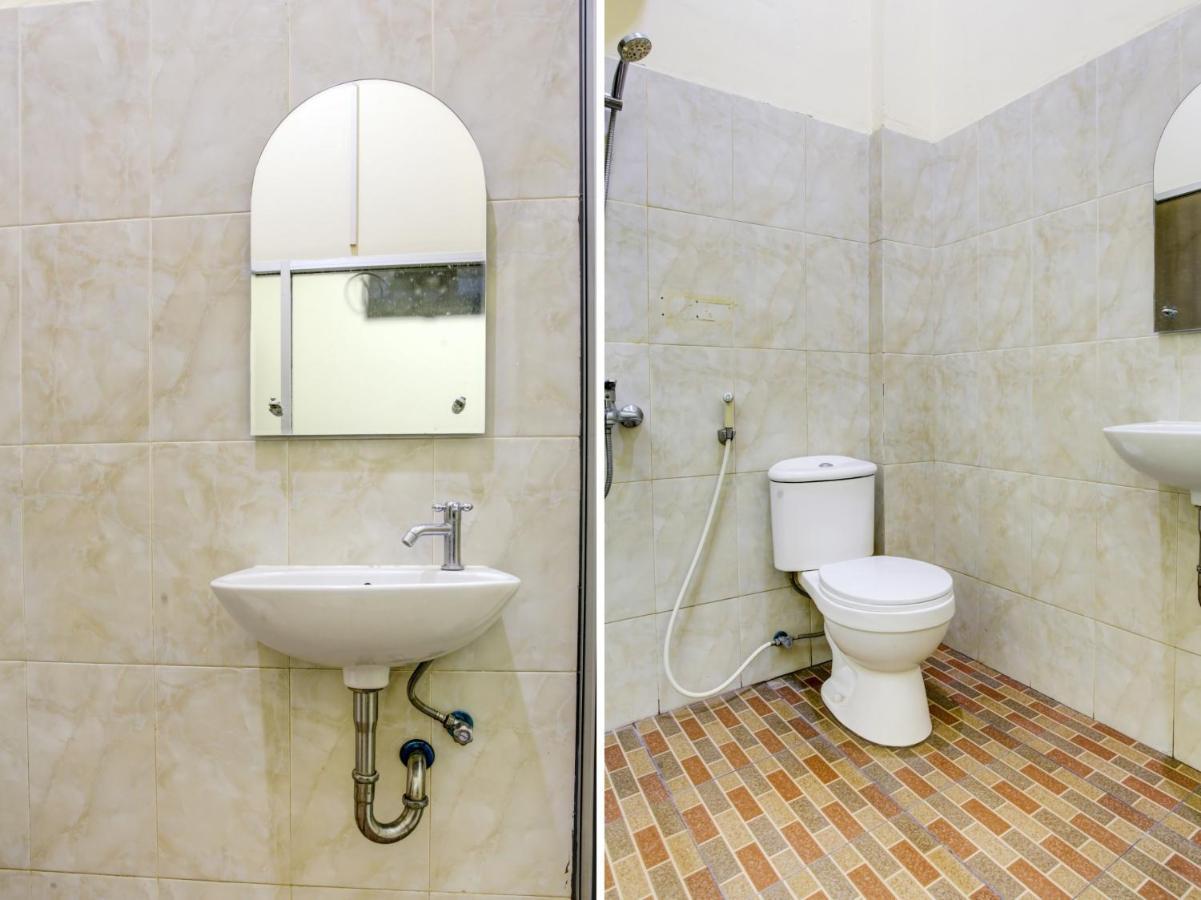 Oyo 90141 3A Syariah Hotell Jakarta Exteriör bild