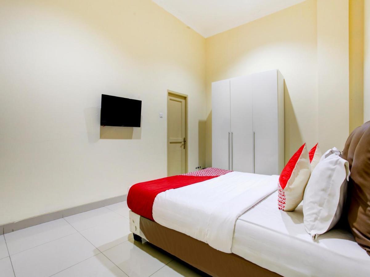 Oyo 90141 3A Syariah Hotell Jakarta Exteriör bild