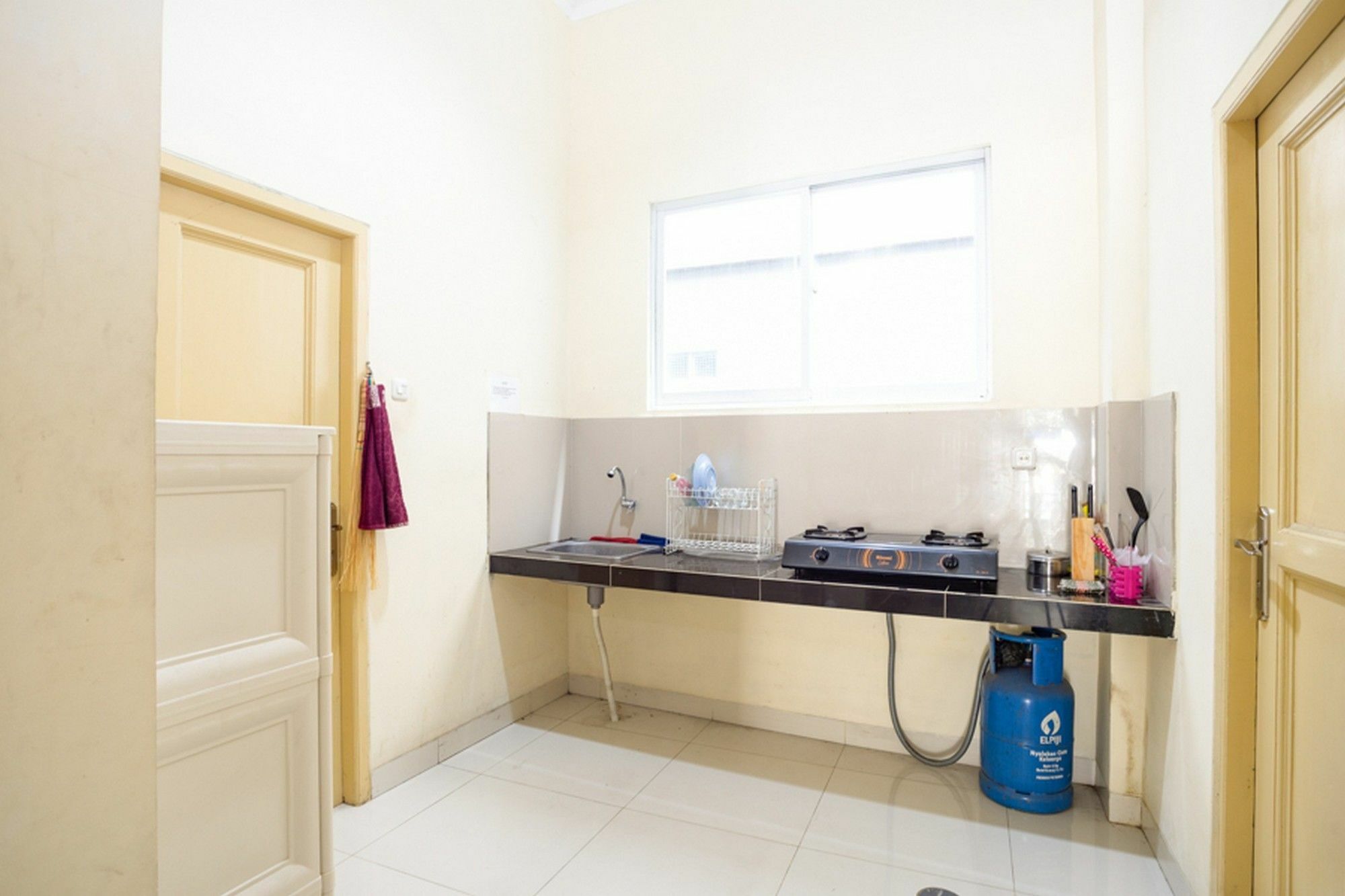 Oyo 90141 3A Syariah Hotell Jakarta Exteriör bild